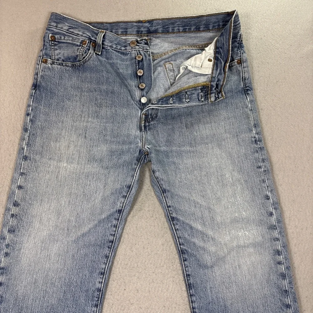 Levis 501 Jeans Mens 34x32 Blue Light Wash Regular Straight Button Fly